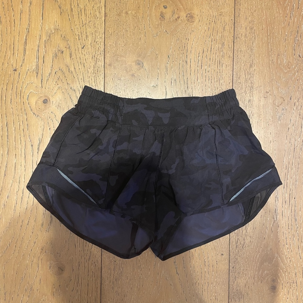 Lululemon Hotty Hot 2.5” camo